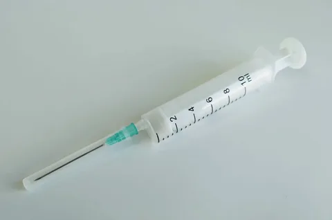 تصویر 1 از سرنگ نوک مرکزی با کنترل دقیق و طراحی ارگونومیک